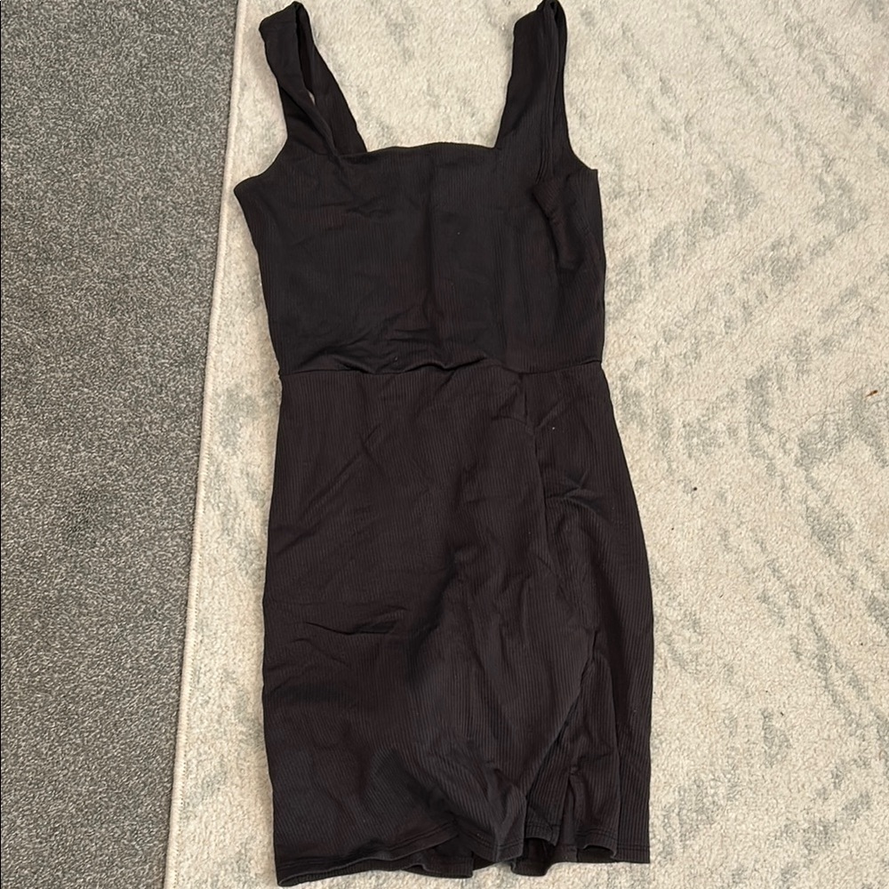 Black Sleeveless Dress